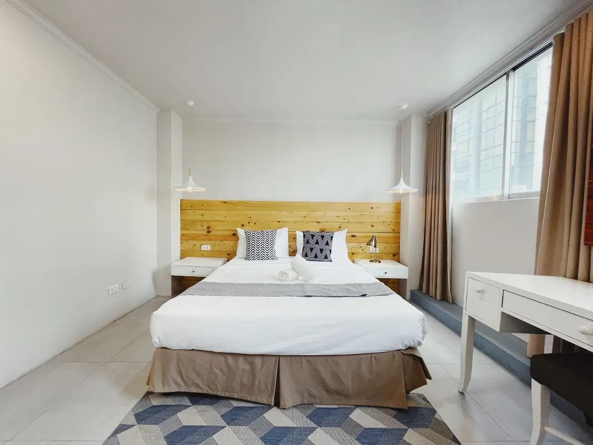 One Bedroom - Queen Makati City